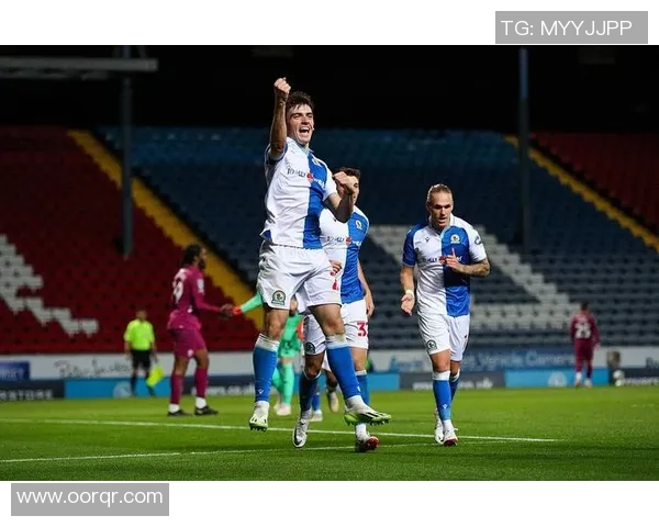 圣保罗与科林蒂巴的激烈对决展现巴西足球的魅力与激情 圣保罗与科林蒂巴的激烈对决展现巴西足球的魅力与激情